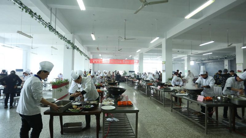 小标题：OEM代工背景